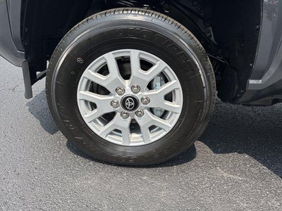 2026 Toyota Tacoma 4WD 4WD SR Double Cab 5' Bed AT (Natl)
