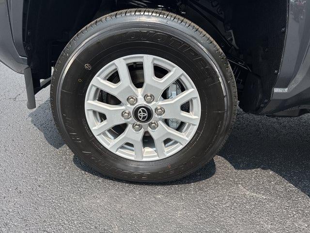 2026 Toyota Tacoma 4WD 4WD SR Double Cab 5' Bed AT (Natl)