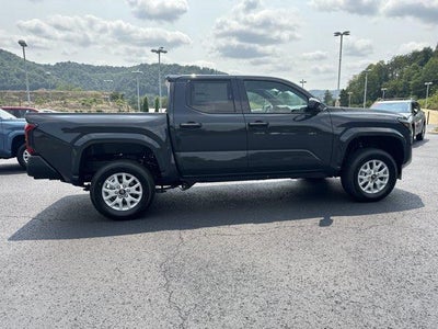 2026 Toyota Tacoma 4WD 4WD SR Double Cab 5' Bed AT (Natl)