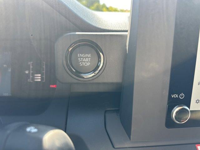 2026 Toyota Tacoma 4WD 4WD SR Double Cab 5' Bed AT (Natl)