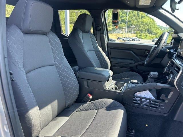 2026 Toyota Tacoma 4WD 4WD SR Double Cab 5' Bed AT (Natl)