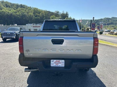 2026 Toyota Tacoma 4WD 4WD SR Double Cab 5' Bed AT (Natl)