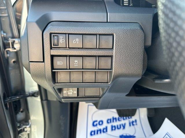 2026 Toyota Tacoma 4WD 4WD SR Double Cab 5' Bed AT (Natl)