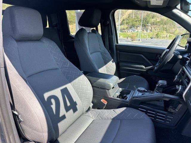 2024 Toyota Tacoma 4WD 4WD SR Double Cab 5' Bed AT (Natl)