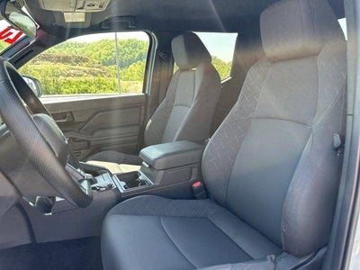 2025 Toyota Tacoma 4WD 4WD SR Double Cab 5' Bed AT (GS)