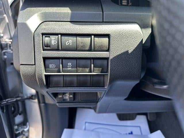 2025 Toyota Tacoma 4WD 4WD SR Double Cab 5' Bed AT (GS)