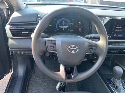 2025 Toyota Camry LE (Natl)