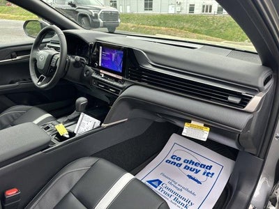 2026 Toyota Camry SE (Natl)