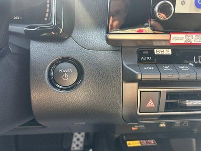 2026 Toyota Camry SE (Natl)