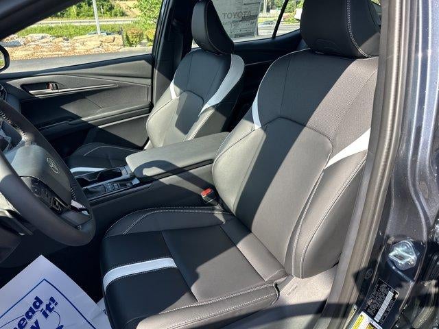2026 Toyota Camry SE (Natl)