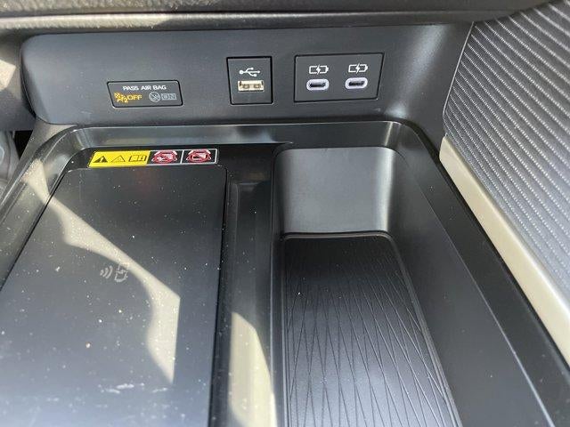 2026 Toyota Camry SE (Natl)