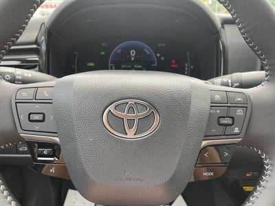 2026 Toyota Camry SE (Natl)