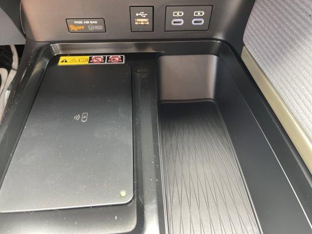 2026 Toyota Camry SE (Natl)