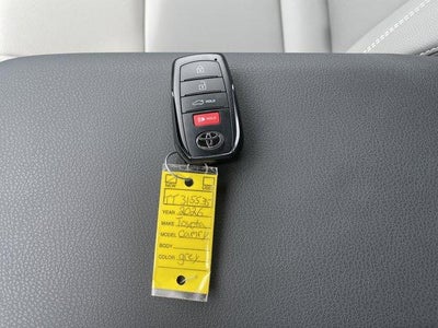 2026 Toyota Camry SE (Natl)