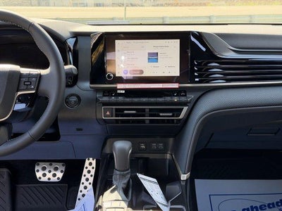 2026 Toyota Camry SE (Natl)