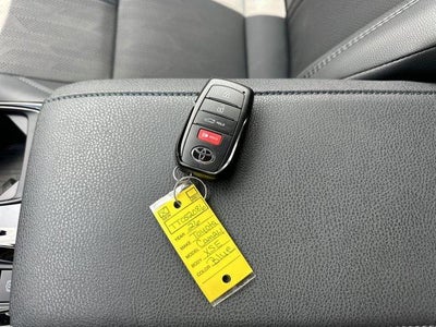 2026 Toyota Camry XSE AWD (Natl)