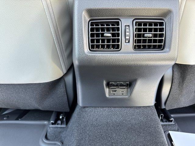 2026 Toyota Camry XLE AWD (Natl)