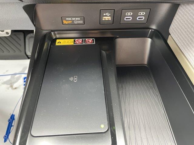 2026 Toyota Camry SE AWD (Natl)