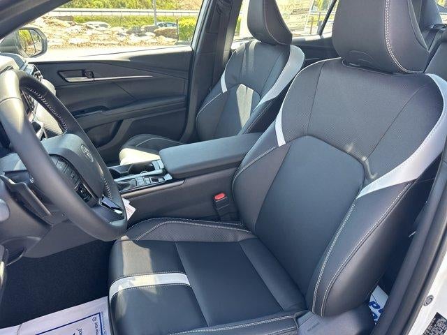 2026 Toyota Camry SE AWD (Natl)