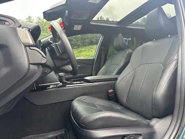 2025 Toyota Camry XSE AWD (Natl)