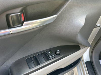 2024 Toyota Camry SE Auto AWD (Natl)