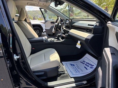 2026 Toyota RAV4 XLE Premium AWD (Natl)