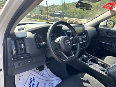 2025 Nissan Pathfinder SV 4WD