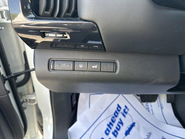 2025 Nissan Pathfinder SV 4WD