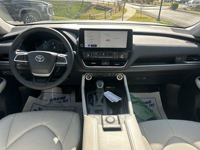 2026 Toyota Grand Highlander XLE AWD (Natl)