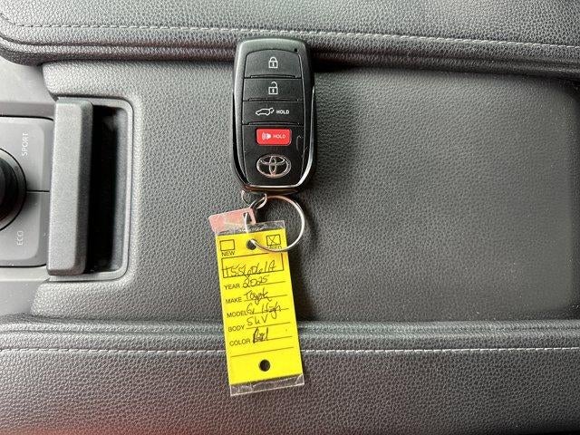 2025 Toyota Grand Highlander LE FWD (Natl)