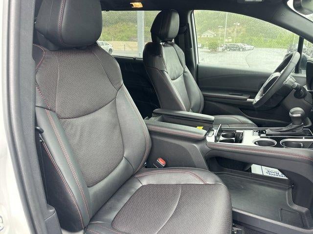 2025 Toyota Sienna XSE AWD 7-Passenger (Natl)