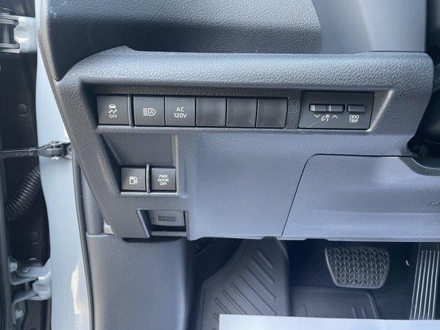 2026 Toyota Sienna Woodland Edition AWD 7-Passenger (Natl)