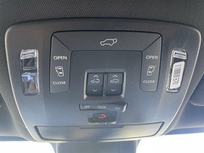 2026 Toyota Sienna Woodland Edition AWD 7-Passenger (Natl)