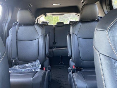 2026 Toyota Sienna Woodland Edition AWD 7-Passenger (Natl)