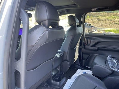 2026 Toyota Sienna Woodland Edition AWD 7-Passenger (Natl)
