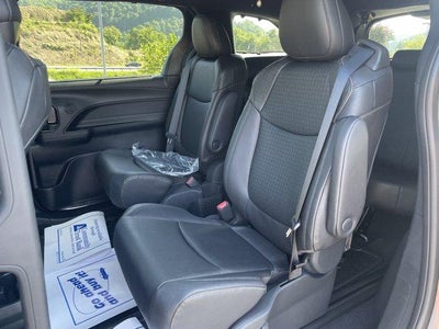 2026 Toyota Sienna Woodland Edition AWD 7-Passenger (Natl)
