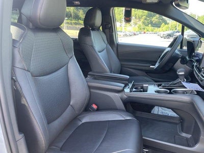 2026 Toyota Sienna Woodland Edition AWD 7-Passenger (Natl)