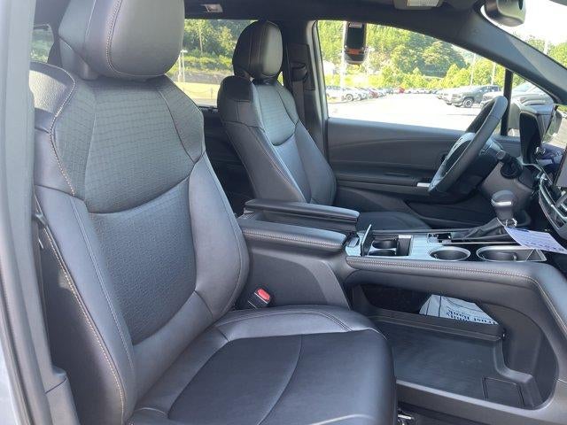 2026 Toyota Sienna Woodland Edition AWD 7-Passenger (Natl)