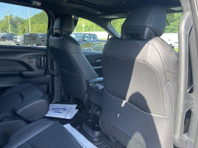 2026 Toyota Sienna Woodland Edition AWD 7-Passenger (Natl)