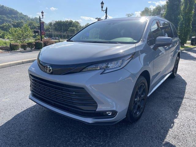 2026 Toyota Sienna Woodland Edition AWD 7-Passenger (Natl)