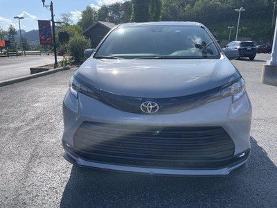 2026 Toyota Sienna Woodland Edition AWD 7-Passenger (Natl)