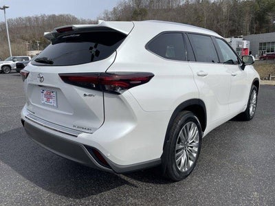 2026 Toyota Highlander Hybrid Platinum AWD (Natl)
