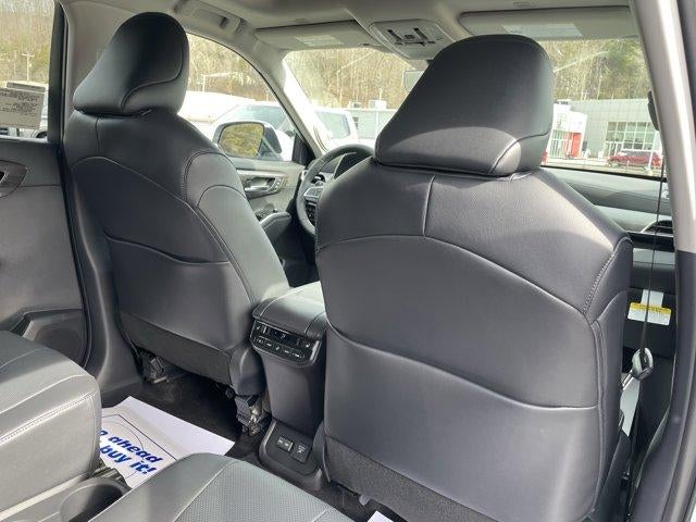 2026 Toyota Highlander Hybrid Platinum AWD (Natl)