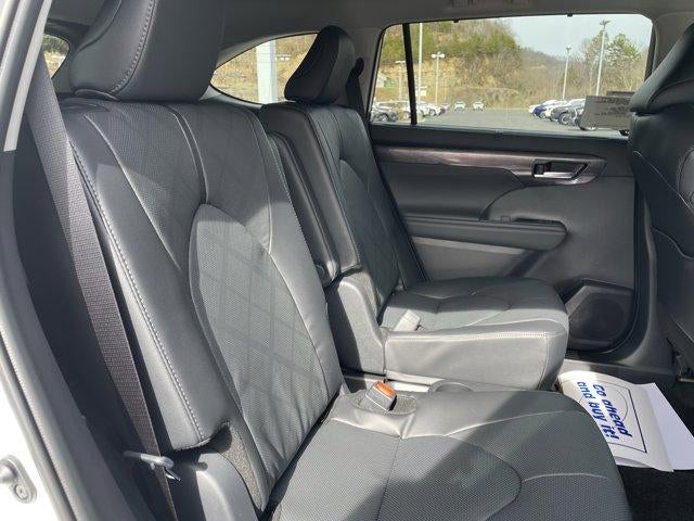 2026 Toyota Highlander Hybrid Platinum AWD (Natl)