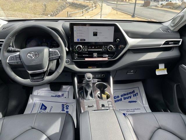 2026 Toyota Highlander Hybrid Platinum AWD (Natl)