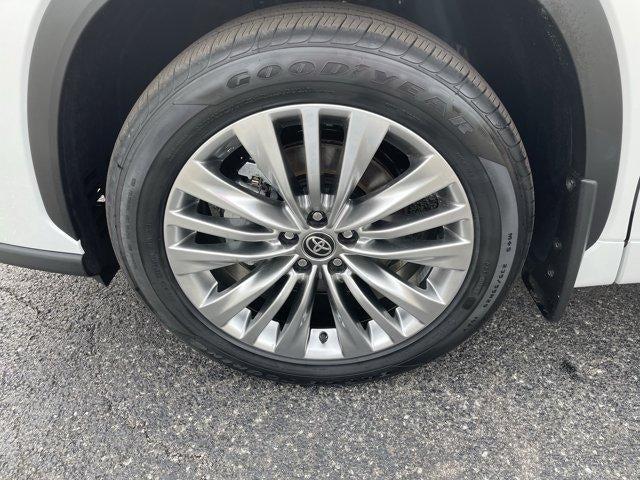 2026 Toyota Highlander Hybrid Platinum AWD (Natl)