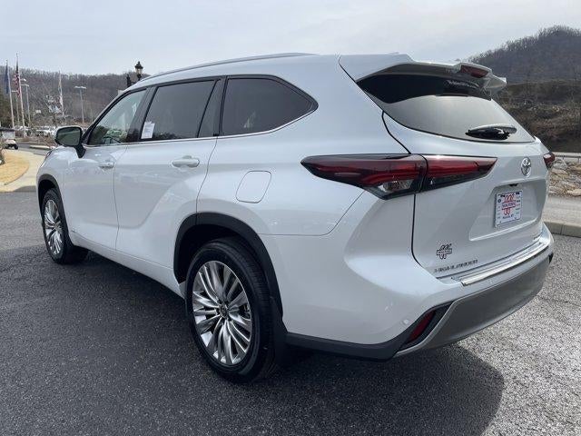2026 Toyota Highlander Hybrid Platinum AWD (Natl)