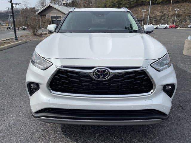 2026 Toyota Highlander Hybrid Platinum AWD (Natl)