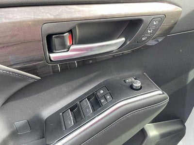 2026 Toyota Highlander Hybrid Platinum AWD (Natl)