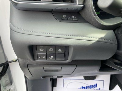 2026 Toyota Highlander Hybrid Platinum AWD (Natl)